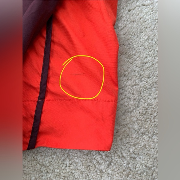 Nike Women’s Size Extra Large XL Windrunner Windbreaker Hooded Red Rain Jacket - Picture 13 of 13